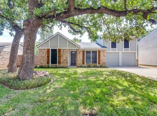 5805 Guildwood Dr, Arlington, TX 76017