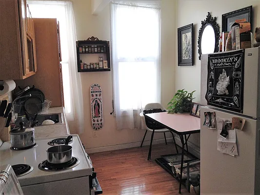 Rented by The Hamilton Group | media 10