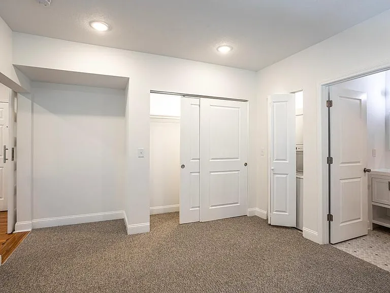3605 Summit St #4 — Photo 11