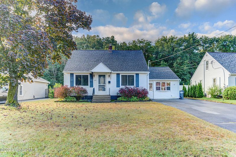 2nd image of 1134 Fayette Drive