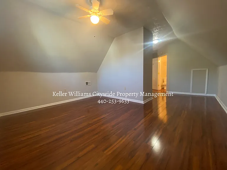 2 bedroom 2 bath townhome in Tremont — Photo 12