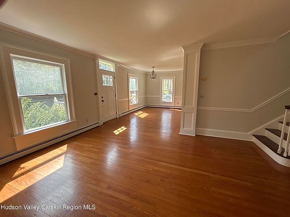 3rd image of 810 New York 343