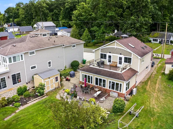 68800 S Shore Dr, Edwardsburg, MI 49112