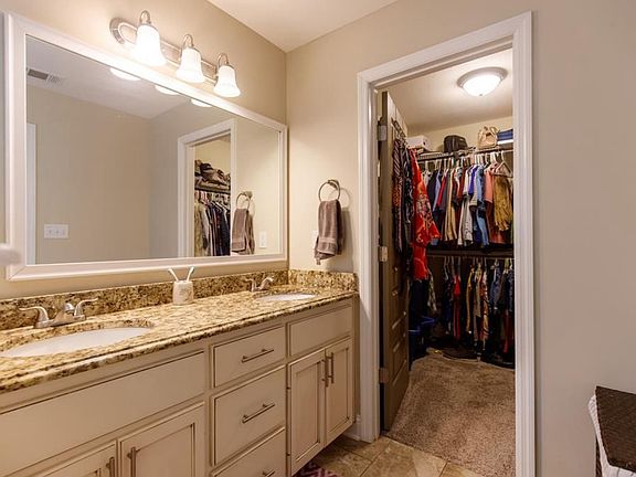 4th image of 3871 Karaline Cir