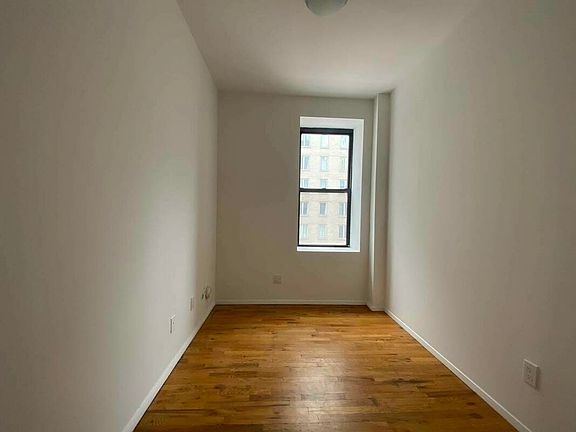 4th image of 1297 Lexington Ave #8A