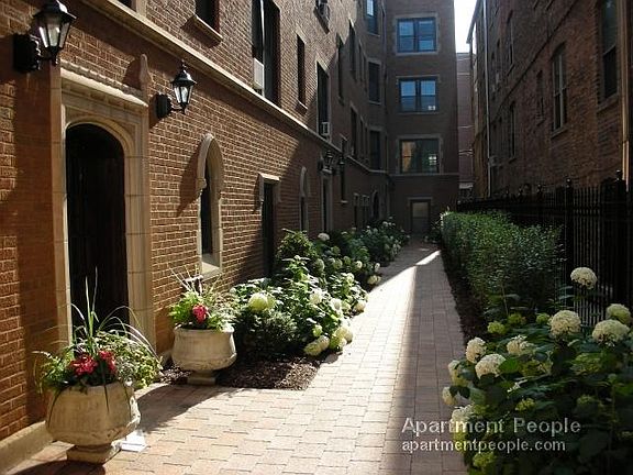 4th image of 4816 N Hermitage Ave APT 3F