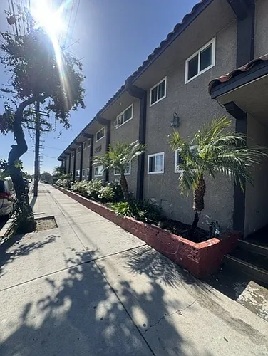 Marine Bay Apartments Photo 1