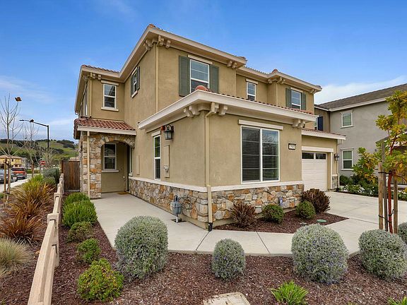 2nd image of 2581 Grassland Way