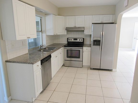 3rd image of 3601 NW 40th Street