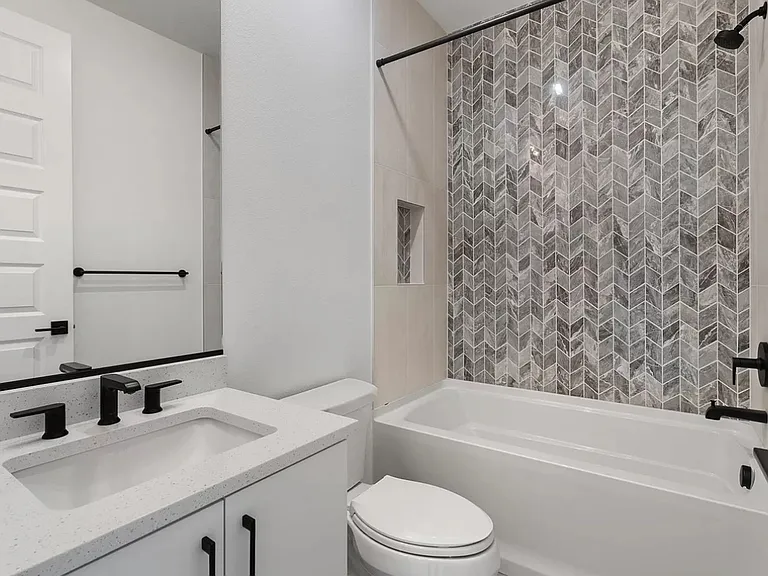 3090 N 49th Ave — Photo 31