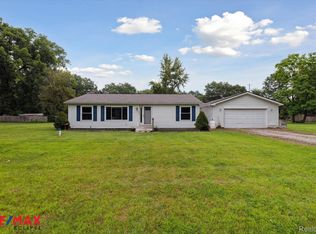 15213 Roach Dr, Linden, MI 48451
