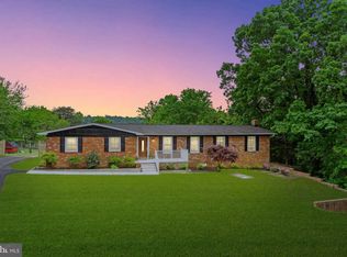 6358 Pilgrims Rest Rd E, Warrenton, VA 20187