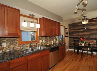 1616 E Eden Pl, Milwaukee, WI 53207