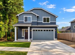 25 SW Johnson St, Depoe Bay, OR 97341