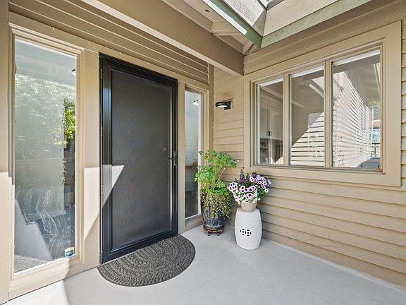 5th image of 2027 Narrows View Cir NW #243