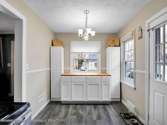 4th image of 1323 Kelsey Ave