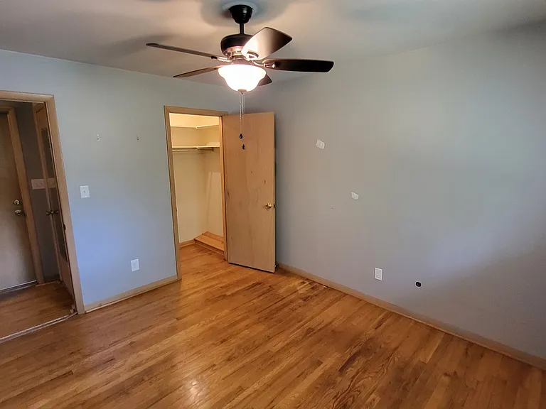 4365 Glenmawr Ave — Photo 26