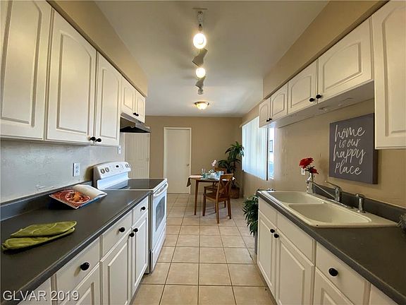 2nd image of 301 Lakeview Dr