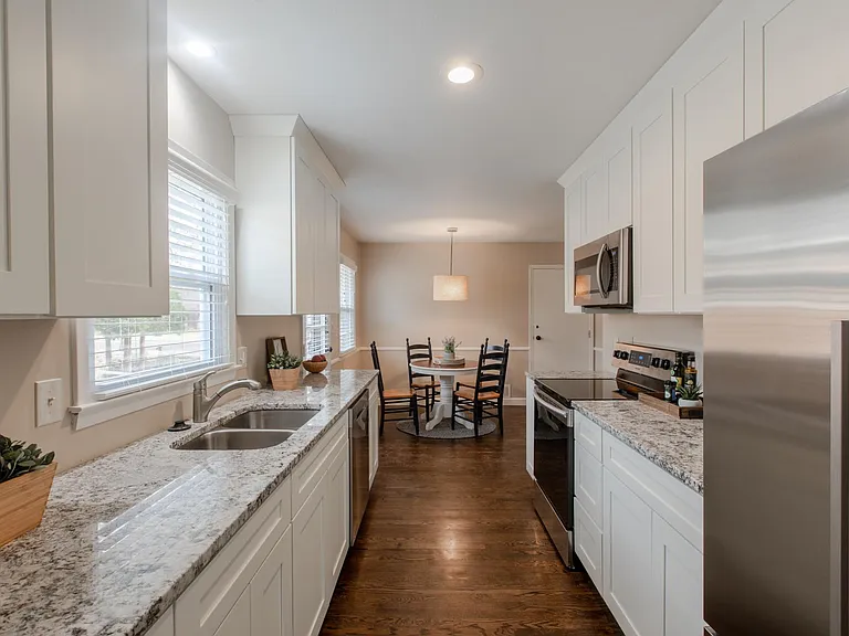 8614 Woodson Dr — Photo 9