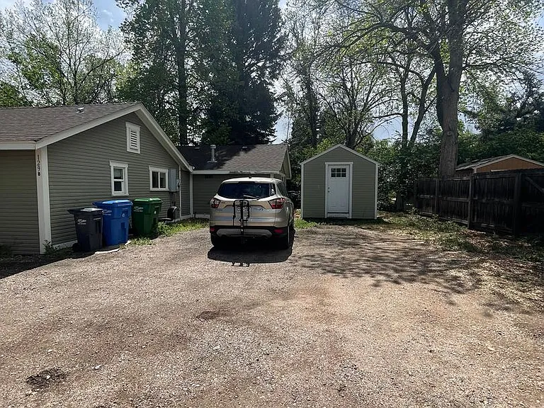 129 N Sherwood St — Photo 3