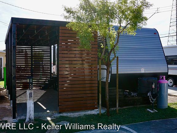 2nd image of 221-225 N Maryland Pkwy #6479069