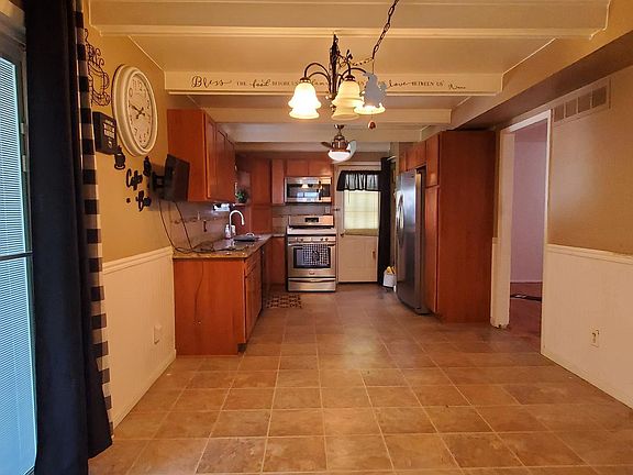 5th image of 7956 Cross Creek Dr