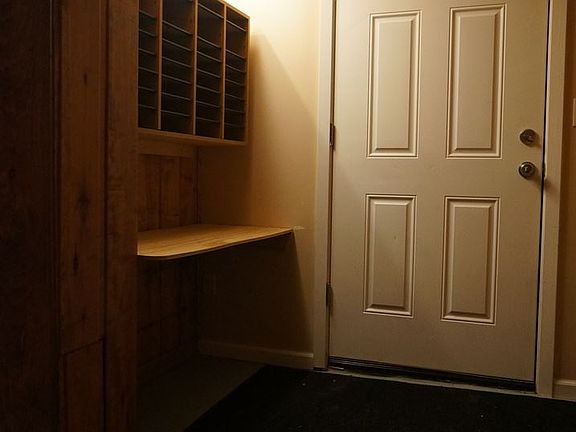 5th image of 624 E 6th St #7208235