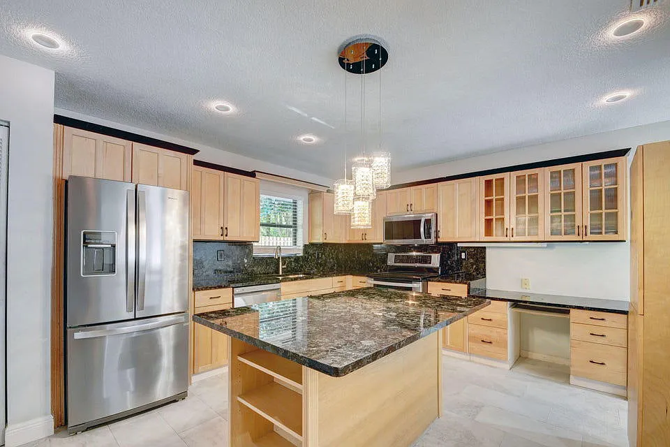 3 bed, 2.0 bath, $3,500 — Photo 4