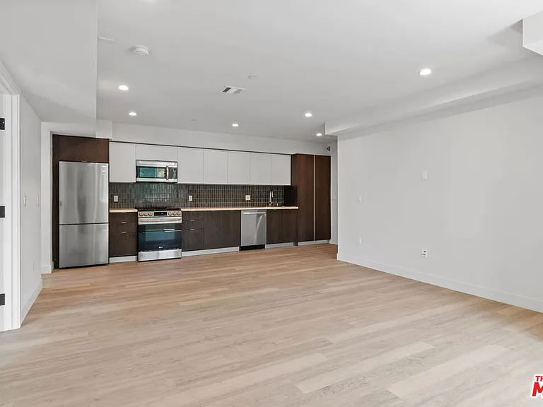 132 Rosemont Ave #201 — Photo 4