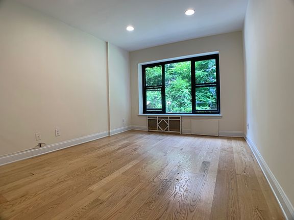 3rd image of 7 W 87th St APT 1e