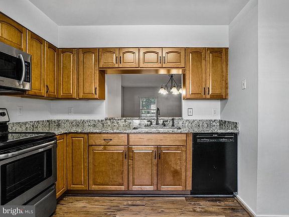 4th image of 18954 Grotto Ln