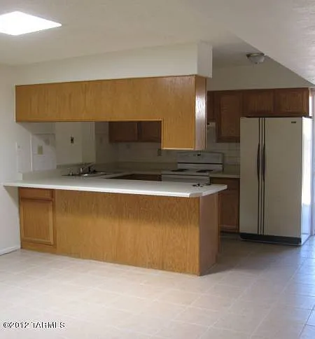 7441 N Rae Ave — Photo 4