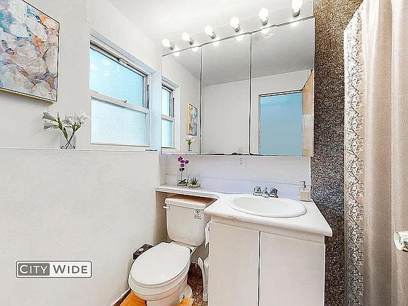 5th image of 222 E 87th St APT 5B