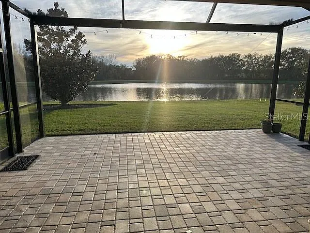 4 bed, 3.0 bath, 2172 sqft, $3,000 — Photo 1
