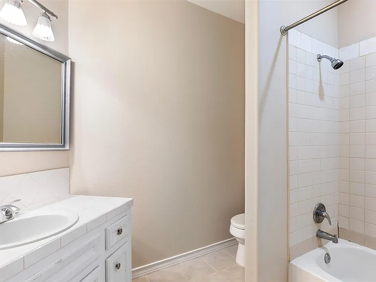 108 Harbour Town Cir — Photo 19
