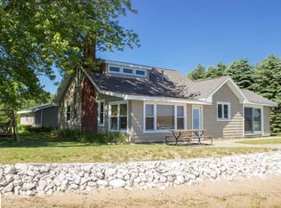 3055 Midway Dr, Onekama, MI 49675