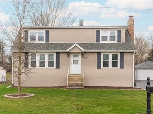 26W055 Armbrust Ave, Wheaton, IL 60187