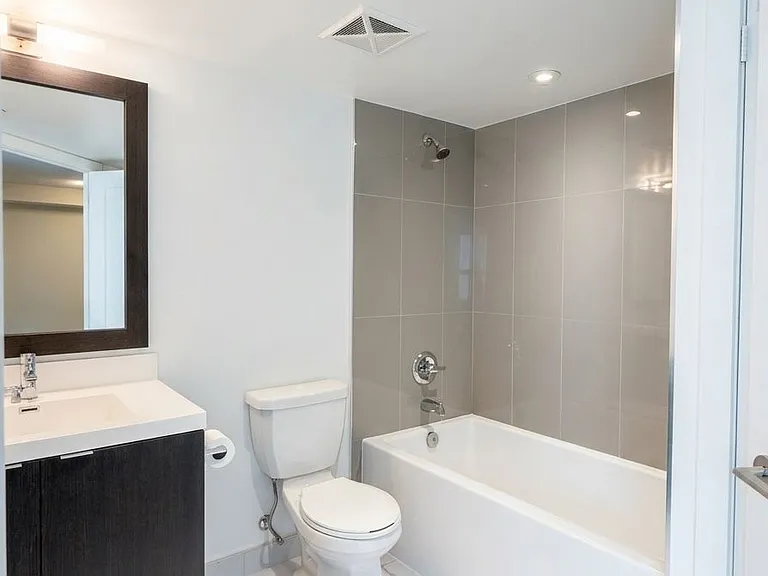 7 Mabelle Ave #2903 — Photo 8