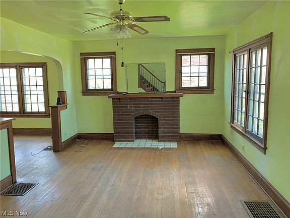 4th image of 1030 Taylor Ave