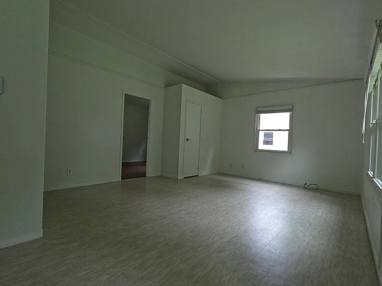 1818 Raynor Dr — Photo 2