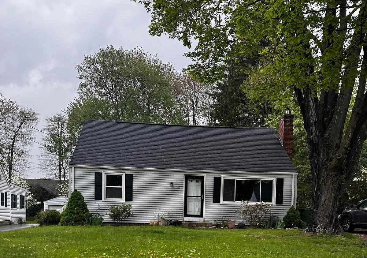 Building Photo - 61 Benton Ln