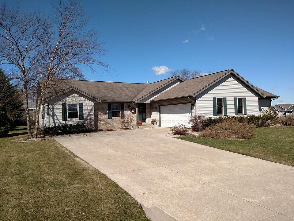 7911 S Long Meadow Dr, Oak Creek, WI 53154 | Zillow