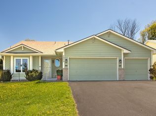 4975 Heather Ridge Rd N, Oakdale, MN 55128