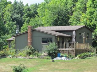 6585 Booth Rd, Ravenna, OH 44266