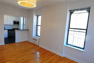 Rented by Metropolis Real Estate of Manhattan