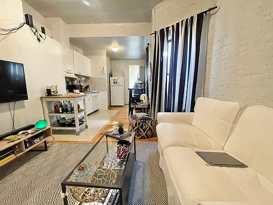 Home Tour: NYC Studio Apartment - York Avenue