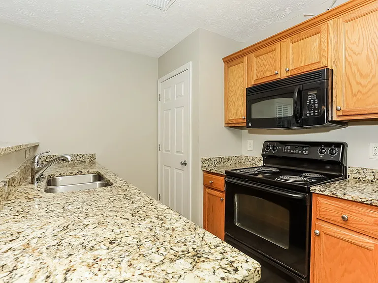 3830 Riverside Pkwy — Photo 8