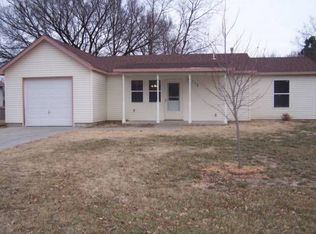 112 S Chestnut St, Douglass, KS 67039