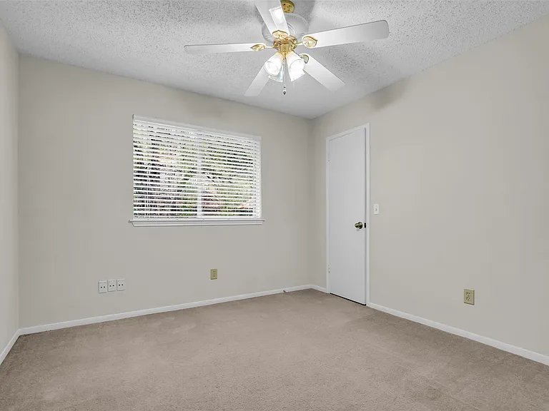 10 Treadwell Ct — Photo 18