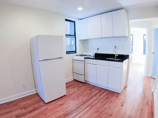 Rented by Urban Real Estate Inc | media 5